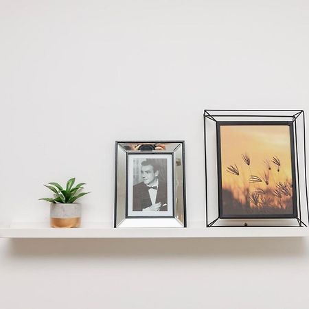 Beautiful 2-Bedroom Apartment Near Schoenbrunn Wina Bagian luar foto