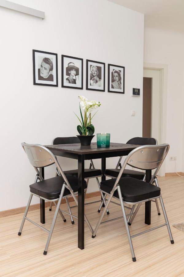 Beautiful 2-Bedroom Apartment Near Schoenbrunn Wina Bagian luar foto