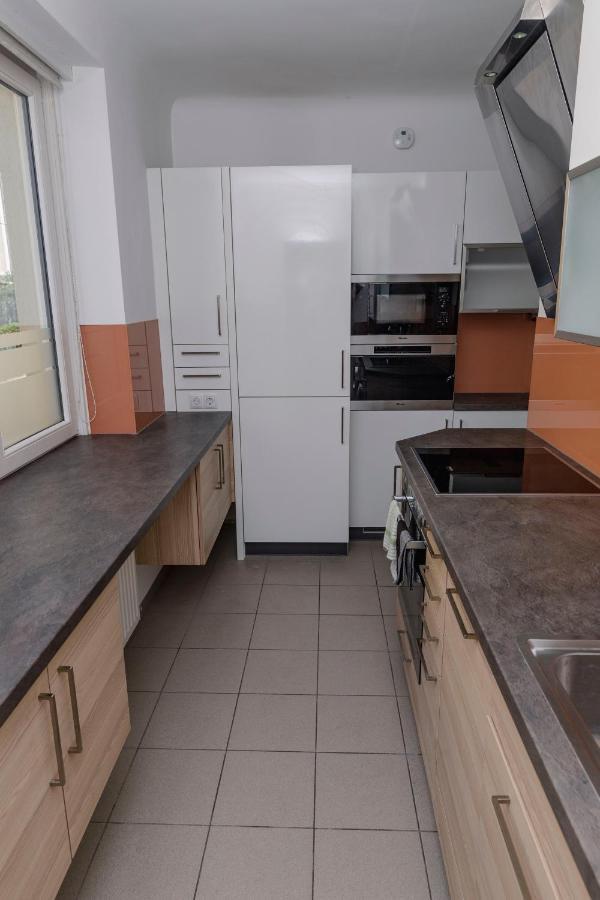 Beautiful 2-Bedroom Apartment Near Schoenbrunn Wina Bagian luar foto